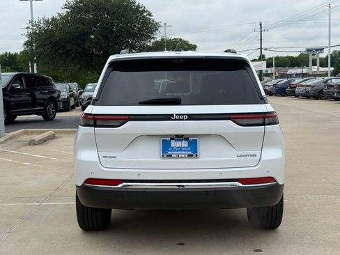Used 2023 Jeep Grand Cherokee Limited w/ Luxury Tech Group II AWD/4WD image 4