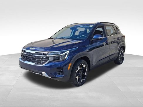 Used 2024 Kia Seltos EX AWD/4WD image 3