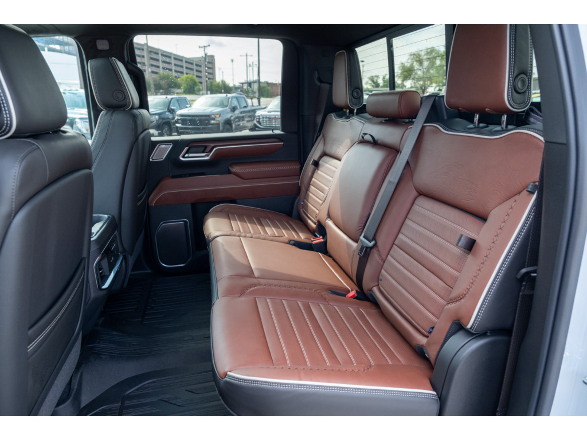 New 2026 GMC Sierra 2500 Denali Ultimate w/ LPO, Black Badging Package AWD/4WD image 13