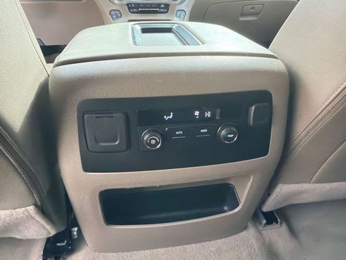 Used 2019 GMC Yukon SLT w/ HD Trailering Package image 13