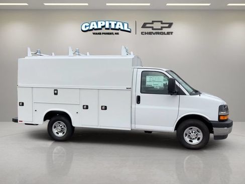 New 2025 Chevrolet Express 3500 w/ Power Convenience Package RWD image 6