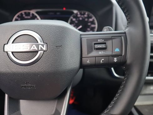 Certified 2025 Nissan Rogue SV AWD/4WD image 22