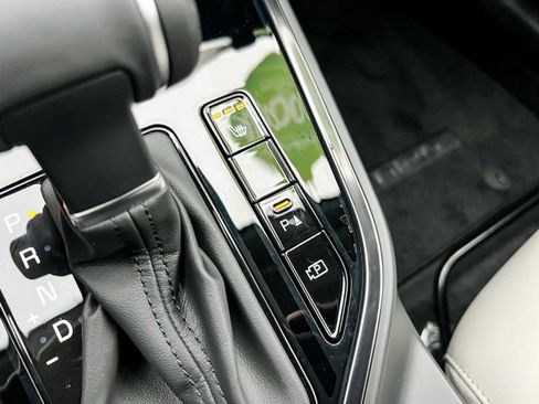 Used 2025 Kia Niro EX image 24