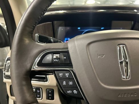 Certified 2022 Lincoln Navigator L Reserve AWD/4WD image 12