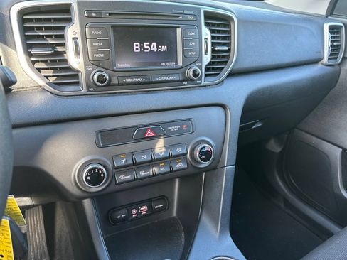 Used 2018 Kia Sportage LX FWD image 10