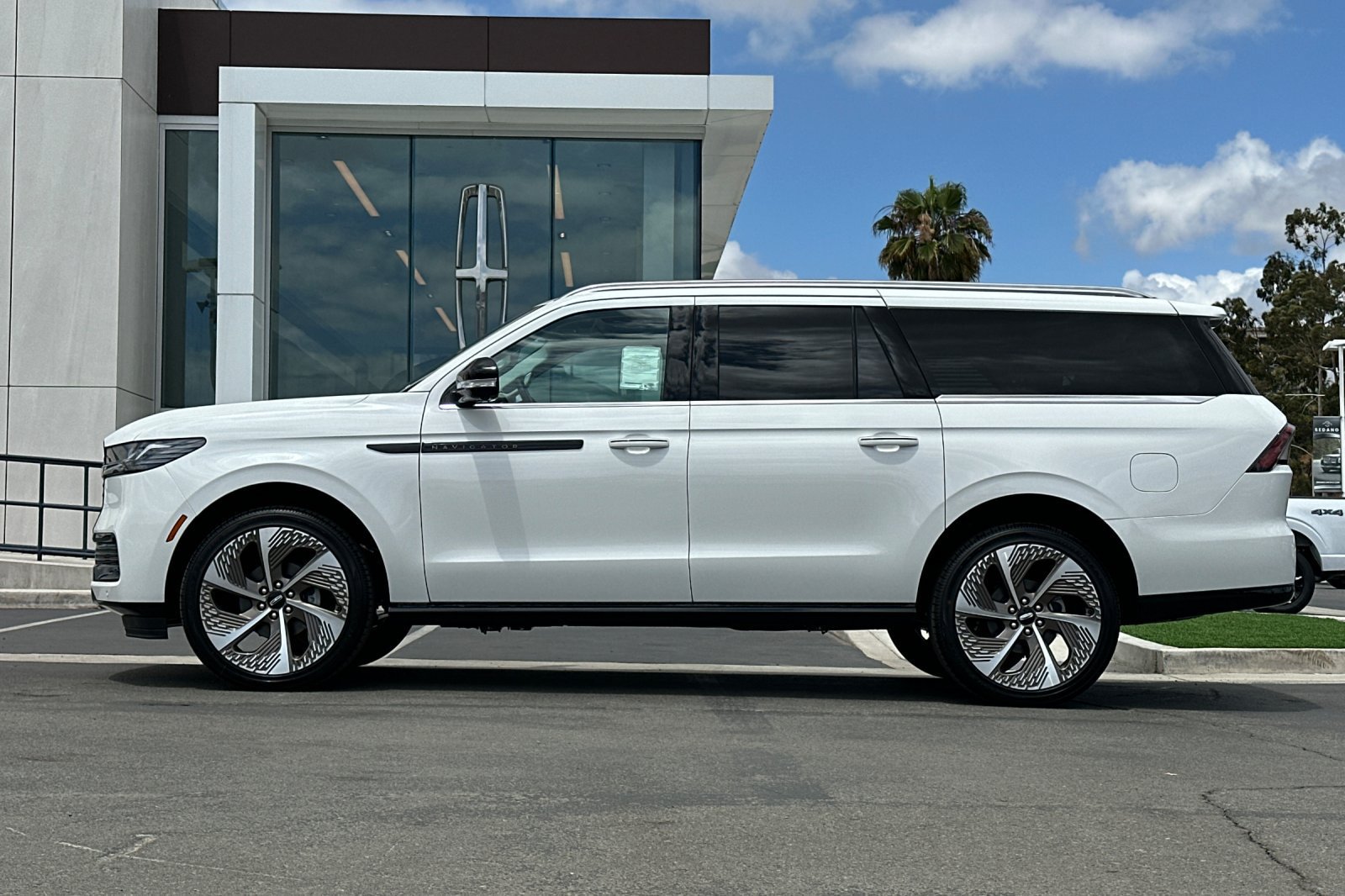 New 2026 Lincoln Navigator L Black Label AWD/4WD image 6