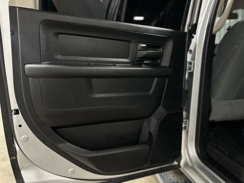 Used 2018 RAM 3500 Tradesman w/ Chrome Appearance Group image 27