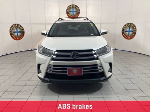 Used 2017 Toyota Highlander Limited w/ Carpet Mat Package AWD/4WD image 16