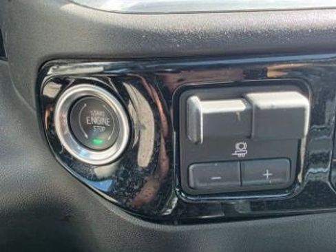 Used 2024 GMC Sierra 2500 SLT w/ SLT Premium Package image 69