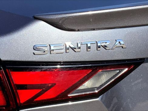 Used 2025 Nissan Sentra SR image 31