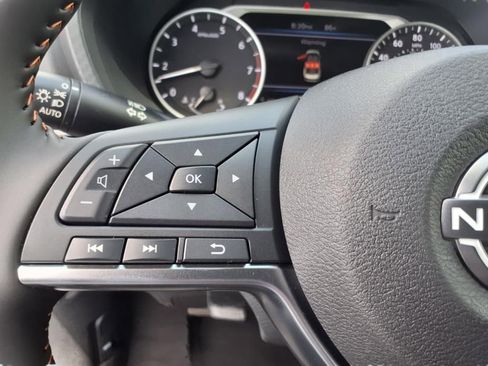 New 2025 Nissan Sentra SR image 17