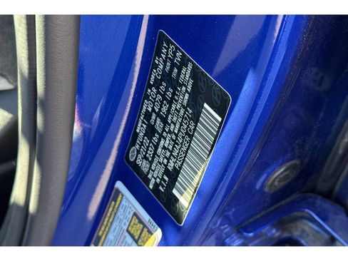 Used 2023 Hyundai Elantra Limited image 32