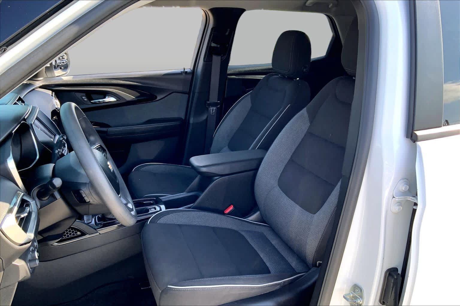 Used 2021 Chevrolet TrailBlazer LT w/ Driver Confidence Package FWD image 8
