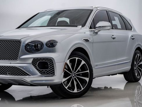 Used 2022 Bentley Bentayga AWD/4WD image 2