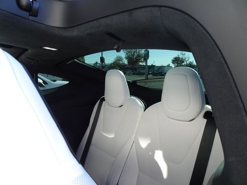 Used 2023 Tesla Model X image 17