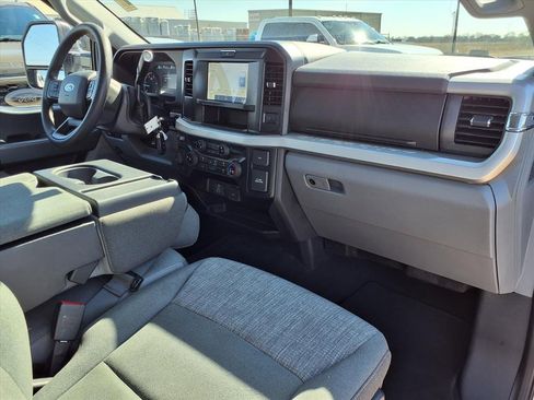 Used 2025 Ford F350 XLT image 29