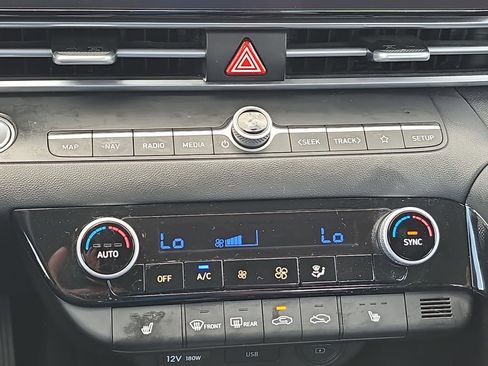 Used 2023 Hyundai Elantra SEL w/ Convenience Package image 23