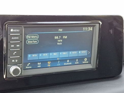 Used 2025 Nissan Kicks S AWD/4WD image 19