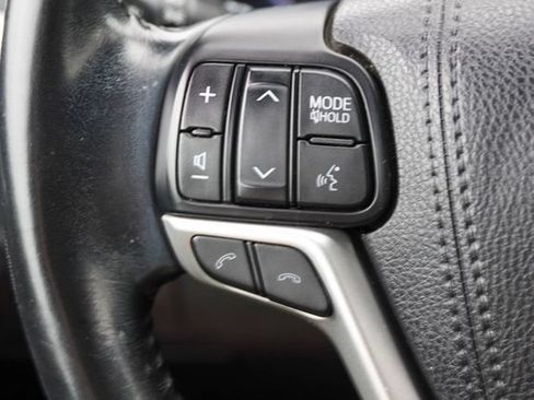 Used 2018 Toyota Highlander SE w/ Protection Package #3 AWD/4WD image 8