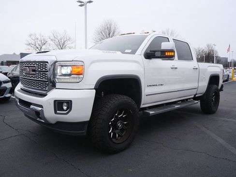 Used 2018 GMC Sierra 2500 Denali w/ Duramax Plus Package image 7