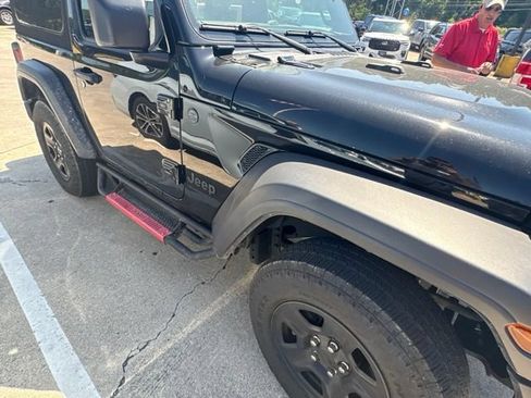 Used 2024 Jeep Wrangler Sport AWD/4WD image 28