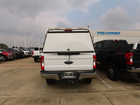 Used 2018 Ford F250 XLT w/ Camper Package image 11