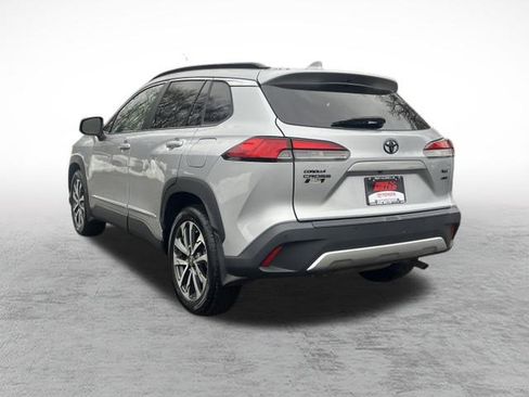 Certified 2023 Toyota Corolla Cross XLE image 5