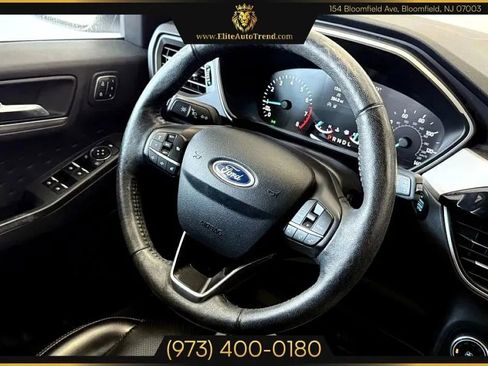 Used 2020 Ford Escape SEL image 9