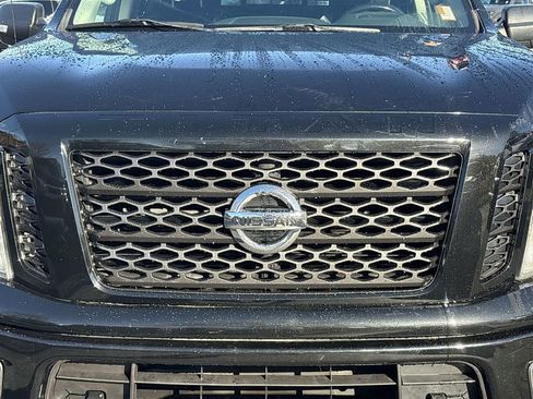 Used 2019 Nissan Titan PRO-4X image 34