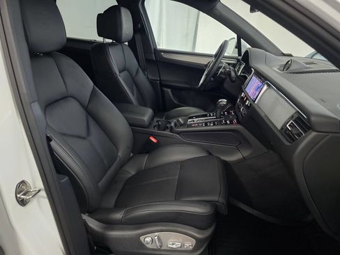 Certified 2026 Porsche Macan AWD/4WD image 28