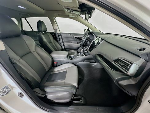 Used 2025 Subaru Outback Onyx Edition image 32