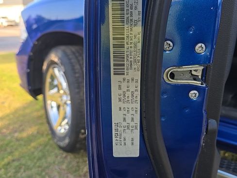 Used 2018 RAM 1500 Express w/ Express Value Package AWD/4WD image 19