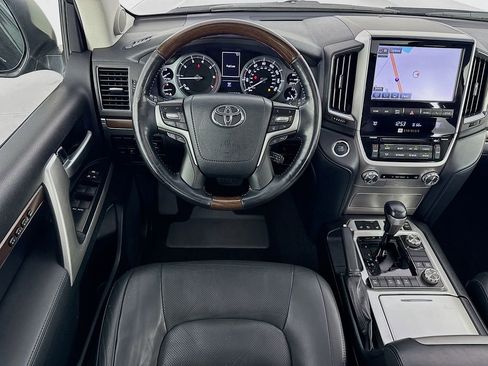 Used 2019 Toyota Land Cruiser image 38