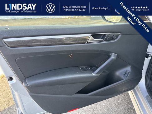 Used 2018 Volkswagen Passat 2.0T SEL Premium image 8