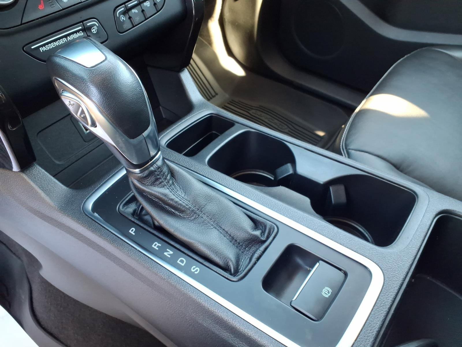 Used 2019 Ford Escape Titanium AWD/4WD image 21