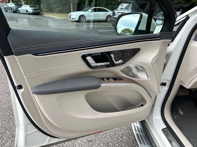 Used 2023 Mercedes-Benz EQS 450+ SUV image 13