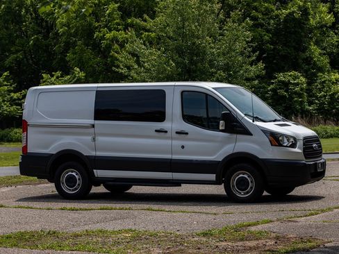 Used 2019 Ford Transit 250 130 Low Roof image 3