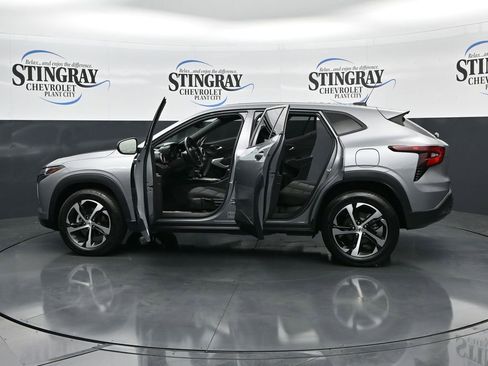 Used 2024 Chevrolet Trax RS w/ Driver Confidence Package image 28