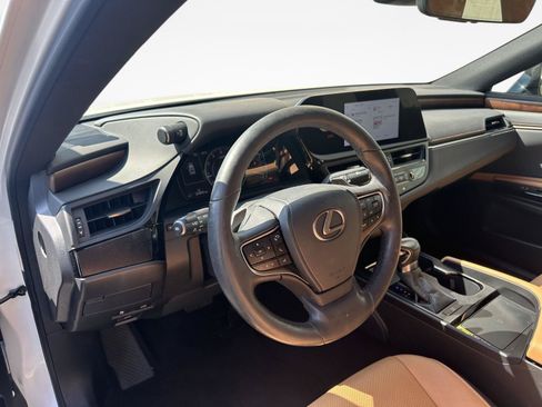 Used 2023 Lexus ES 350 w/ Premium Package FWD image 11