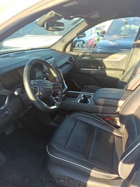 Used 2024 GMC Acadia Denali AWD/4WD image 6