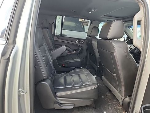 Used 2019 GMC Yukon XL Denali image 9