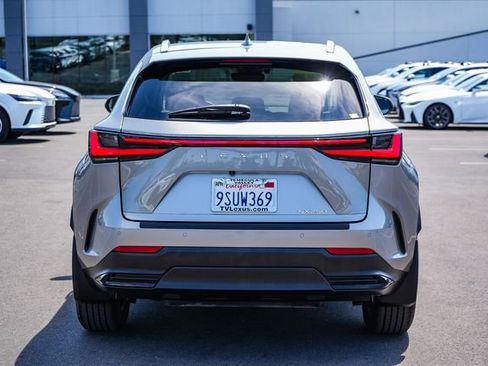 Used 2025 Lexus NX 250 FWD w/ Premium Package image 8
