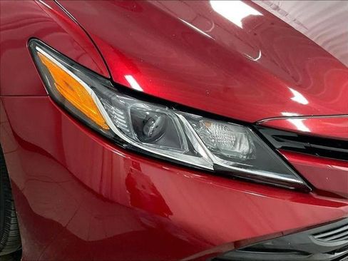 Used 2020 Toyota Camry LE w/ Convenience Package image 32