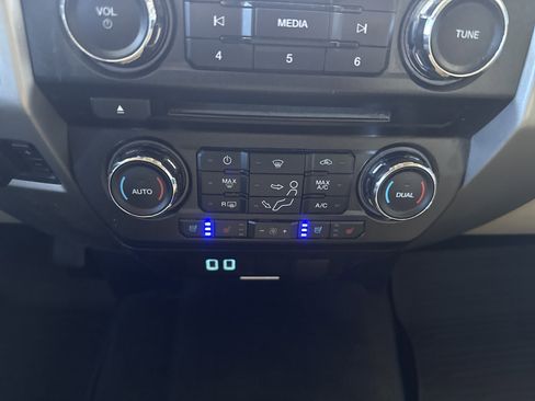 Used 2017 Ford F350 Lariat w/ Lariat Value Package image 29