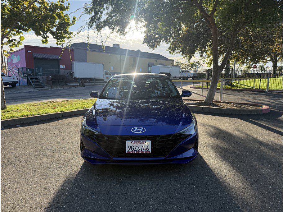 Used 2023 Hyundai Elantra SEL w/ Cargo Package FWD image 8