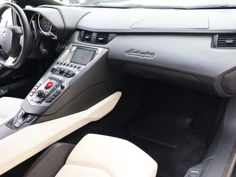 Used 2013 Lamborghini Aventador LP 700-4 image 13