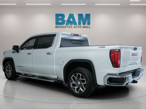 Used 2022 GMC Sierra 1500 SLT w/ SLT Premium Package AWD/4WD image 5