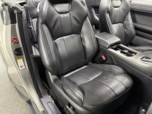 Used 2019 Land Rover Range Rover Evoque SE Dynamic image 25