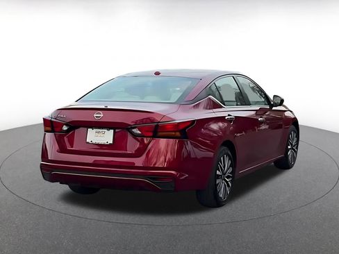 Used 2025 Nissan Altima 2.5 SV image 14