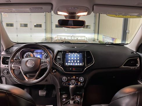 Used 2020 Jeep Cherokee Limited image 23